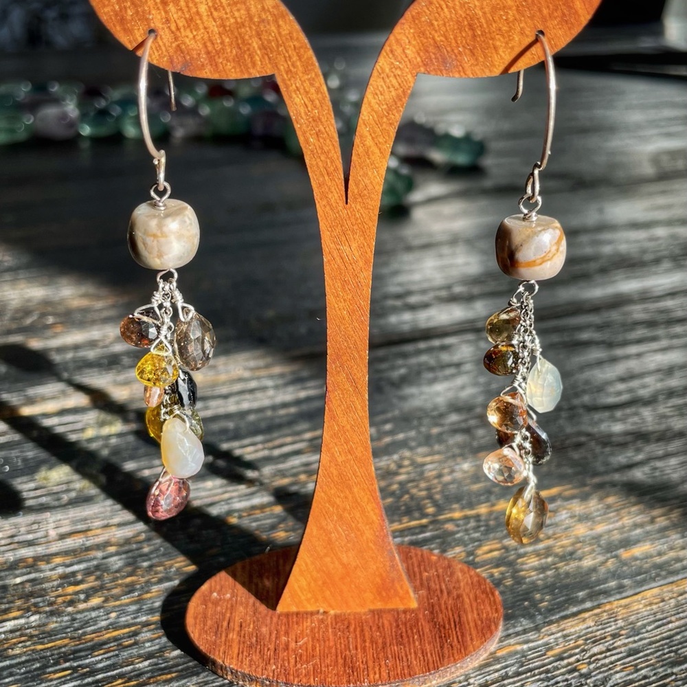 Yummy gemstone earrings: tourmaline, whisky quartz, chalcedony, topaz. Spicy!